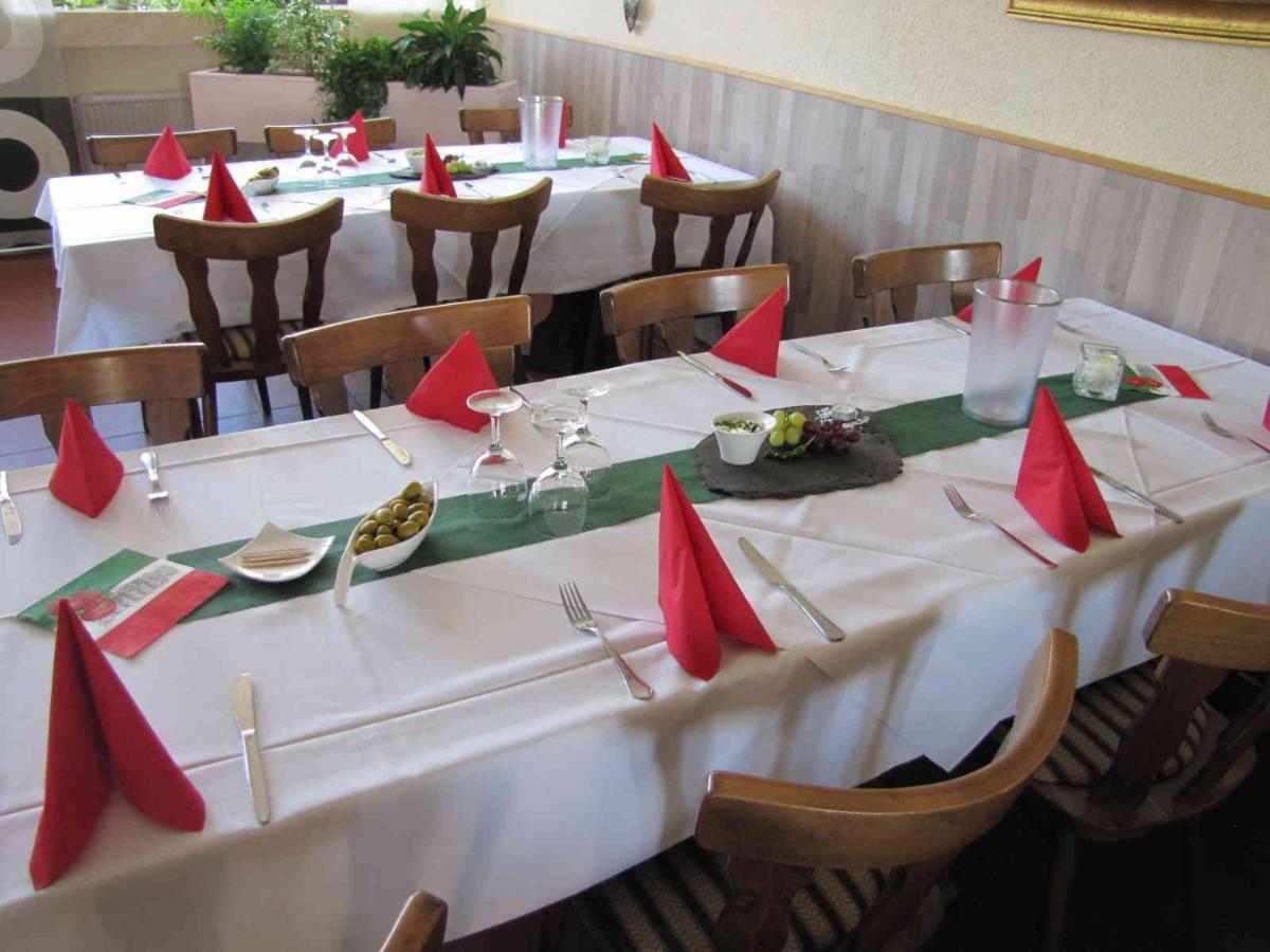 "Unter Den Kastanien" Hotel Speicher Bagian luar foto
