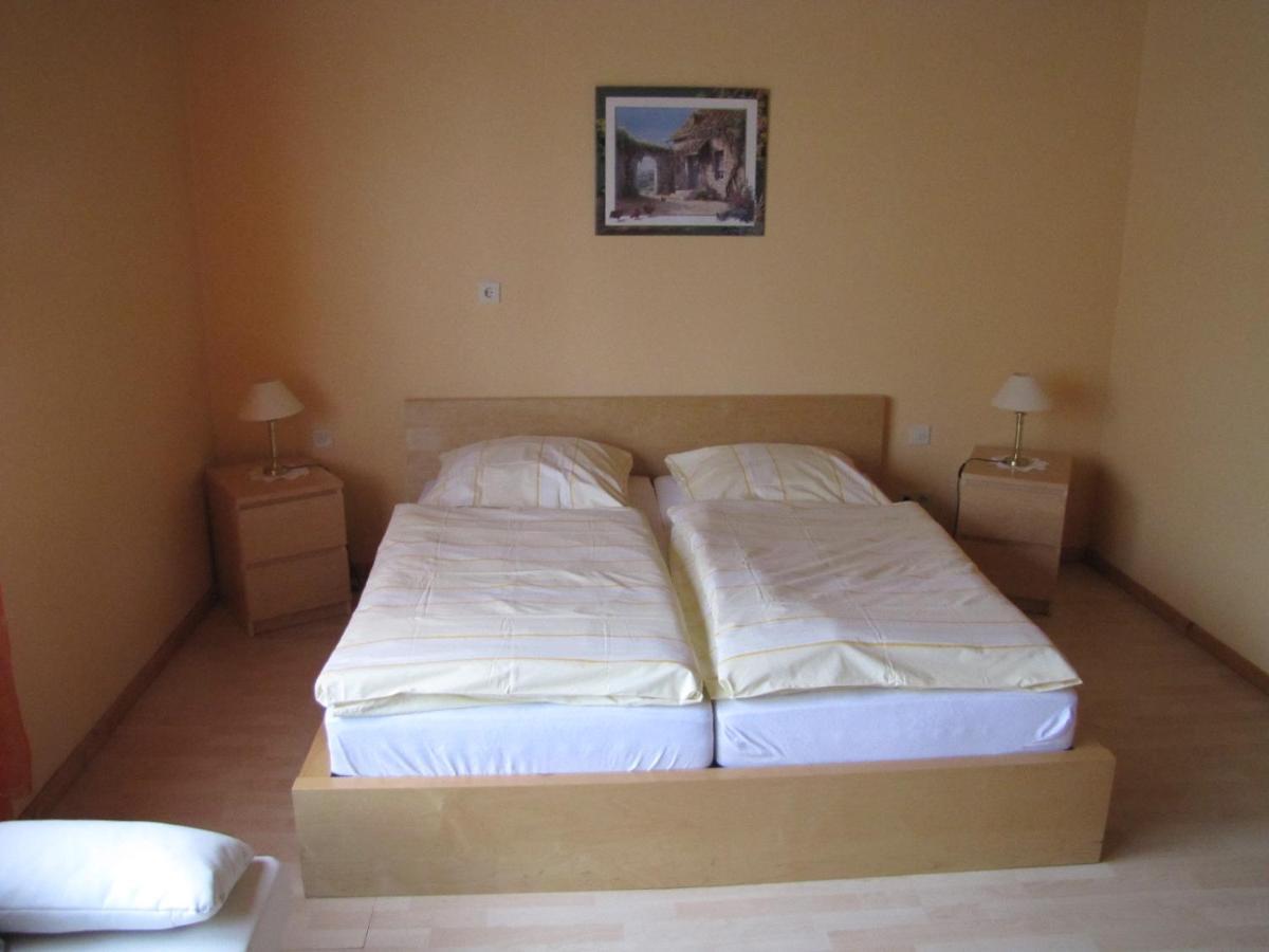 "Unter Den Kastanien" Hotel Speicher Bagian luar foto
